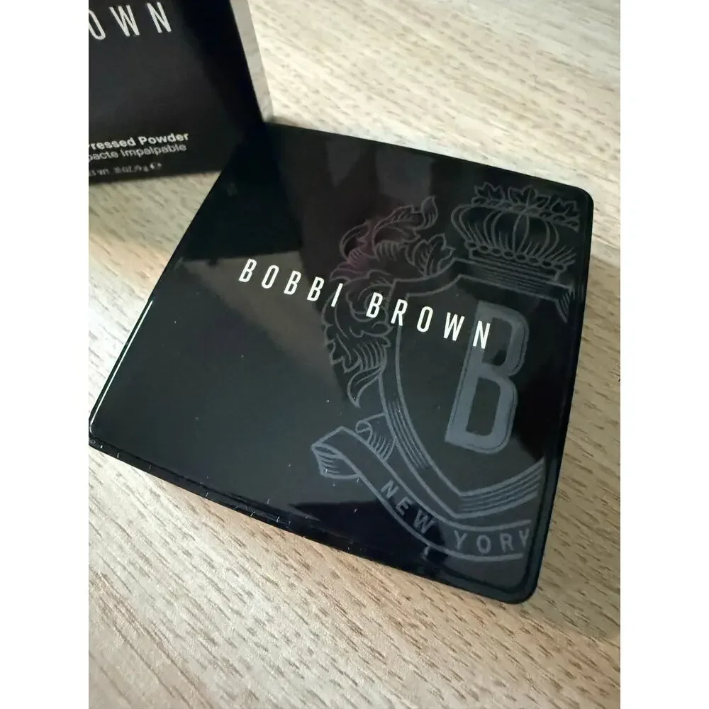 $55 Bobbi Brown Sheer Finish Pressed Powder Soft Porcelain 9g